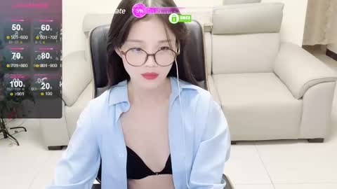 Snapshot of _zizi_ chatting on 01.04.25 _zizi_ online show from 01.04.25