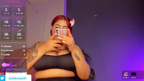 Snapshot of _zoe_12 chatting on 09.19.25 Zoe online show from 09.19.25