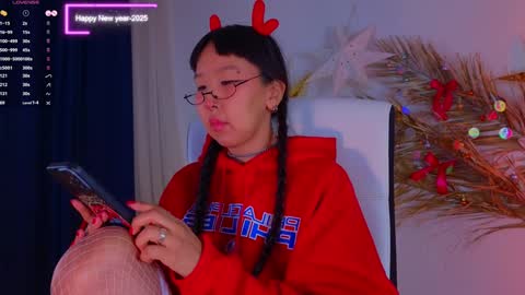 Snapshot of a1ly chatting on 12.31.24 Ally online show from 12.31.24