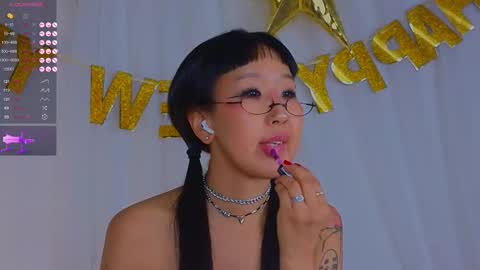 Snapshot of a1ly chatting on 12.21.25 Ally online show from 12.21.25