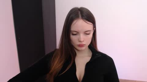 a_ariella_ online show from 10.07.25