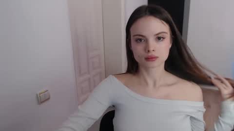 a_ariella_ online show from 12.01.25