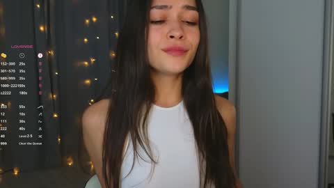 Mila and Jess online show from 12.11.24