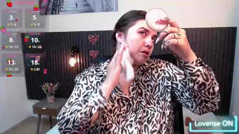 Abby Lee  online show from 09.18.25