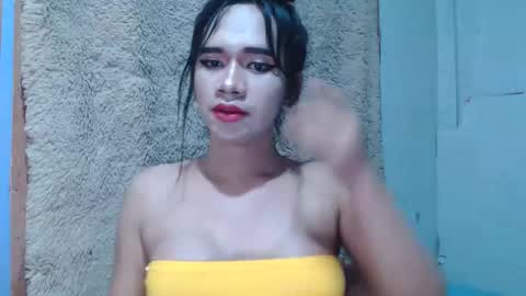 Snapshot of aaliyah04 chatting on 10.31.25 BERLAT online show from 10.31.25