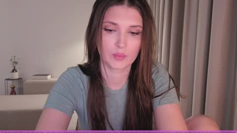 Snapshot of aalliyahh chatting on 10.16.25 Fren online show from 10.16.25