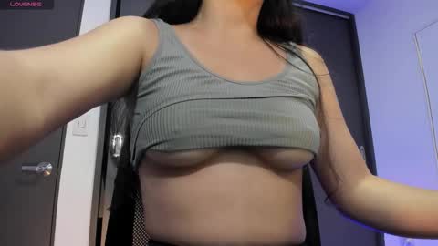 Snapshot of aandreamartinez1 chatting on 11.26.25 andrea online show from 11.26.25