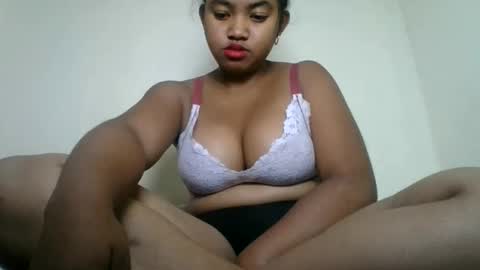 Snapshot of aariciah chatting on 04.27.26 aariciah online show from 04.27.26