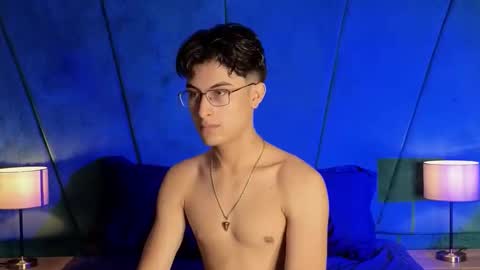 Snapshot of aaron_eze chatting on 12.02.25 Aaron Ezequiel online show from 12.02.25