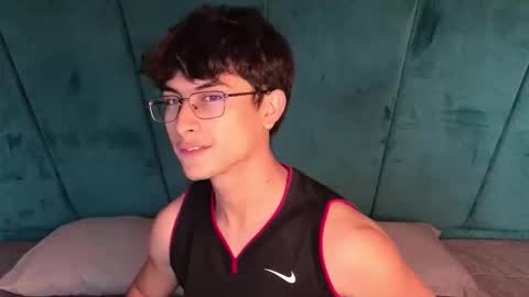 Aaron Ezequiel online show from 02.04.26