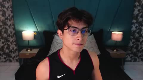 Aaron Ezequiel online show from 06.05.26