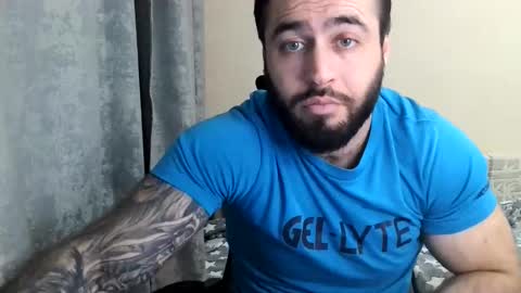 Snapshot of aaron_royal chatting on 05.11.26 Davin tayl online show from 05.11.26