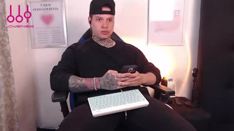 aaronsmith2_ online show from 12.05.24