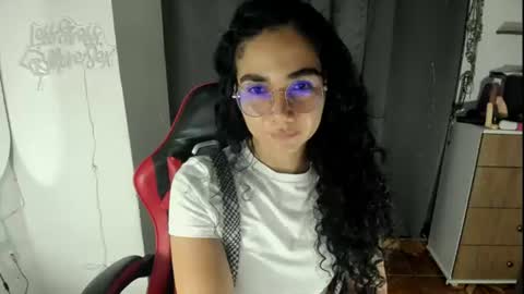 Snapshot of abbi_moon chatting on 06.21.26 Martina online show from 06.21.26