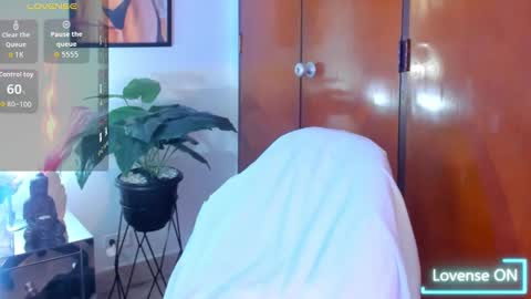 Snapshot of abby_blue01 chatting on 09.16.25 abby_blue01 online show from 09.16.25