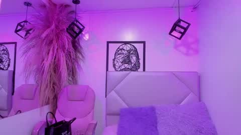 Snapshot of abby_piink chatting on 09.22.25 ABBY online show from 09.22.25