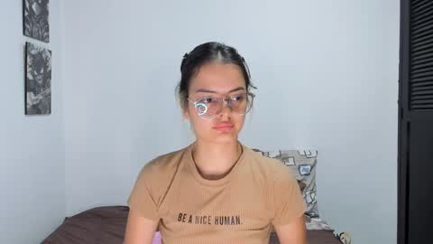 Snapshot of abby_saenz01 chatting on 10.02.25 Abby Saenz online show from 10.02.25