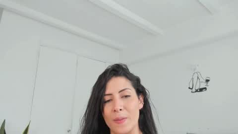 Laura  online show from 04.30.26