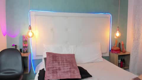 Abby Dixon  online show from 01.05.26