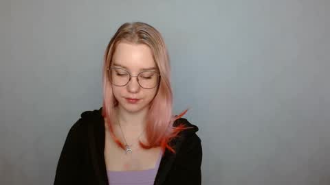 Abby Lovense is active online show from 12.13.24