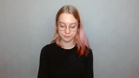 Abby Lovense is active online show from 12.14.24