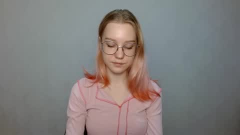 Abby Lovense is active online show from 12.22.24