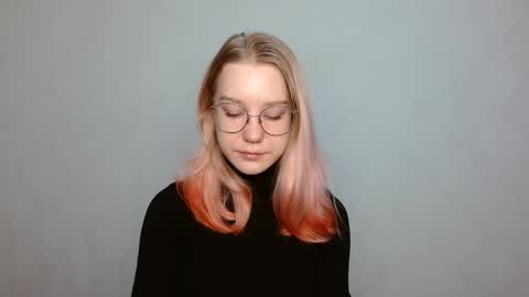 Abby Lovense is active online show from 12.26.24