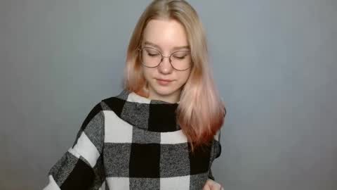 Abby Lovense is active online show from 12.28.24