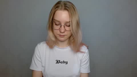 Abby Lovense is active online show from 01.13.25