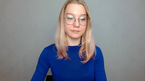 Abby Lovense is active online show from 01.18.25