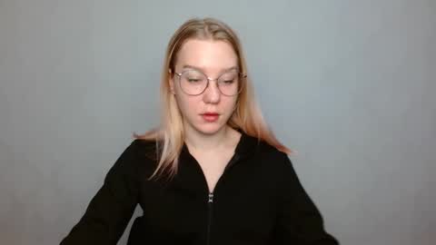 Abby Lovense is active online show from 01.25.25