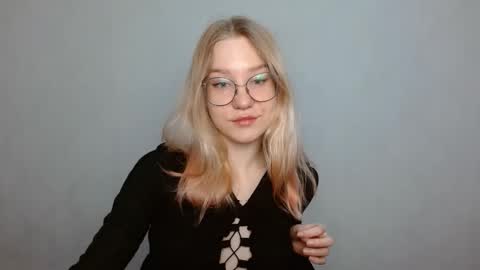 Abby Lovense is active online show from 02.06.25