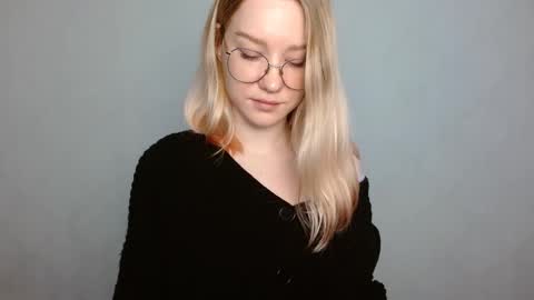 Abby Lovense is active online show from 02.10.25