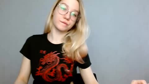 Abby Lovense is active online show from 02.17.25