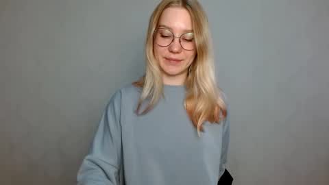 Abby Lovense is active online show from 03.05.25