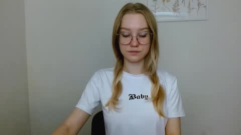 Abby Lovense is active online show from 09.26.25