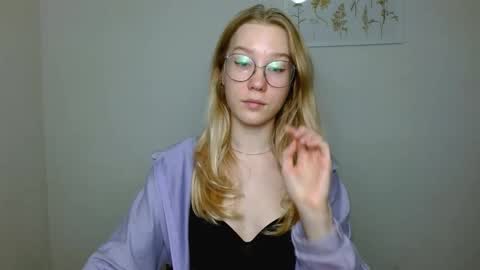 Abby Lovense is active online show from 10.07.25