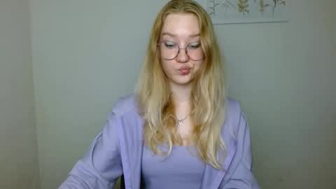 Abby Lovense is active online show from 10.10.25