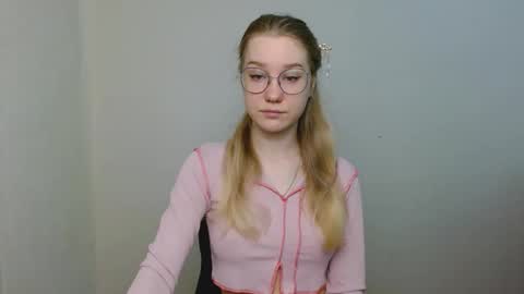 Abby Lovense is active online show from 01.10.26