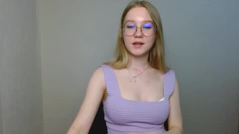 Abby Lovense is active online show from 03.10.26