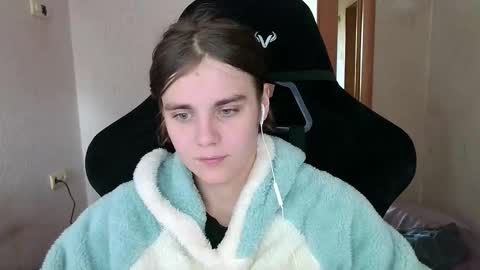 Snapshot of abbysal_blade chatting on 09.19.25 abbysal_blade online show from 09.19.25