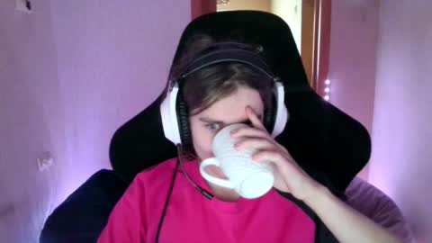 Snapshot of abbysal_blade chatting on 11.07.25 abbysal_blade online show from 11.07.25