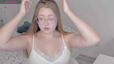 Abby    Stream at Sat  Sun  Mon  Fri online show from 01.10.26