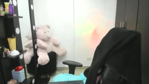 Snapshot of abbyxlee chatting on 12.08.24 online show from 12.08.24