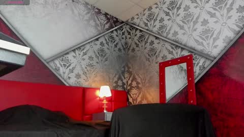 Independence model AbelAsburgo online show from 01.26.25