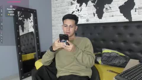 Independence model AbelAsburgo online show from 02.05.25