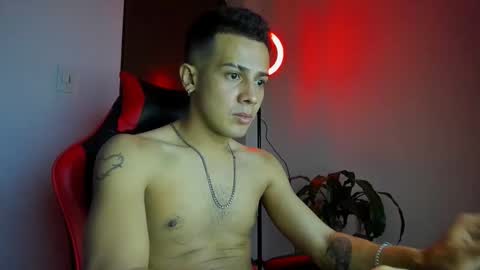 Independence model AbelAsburgo online show from 04.09.26