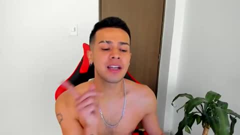 Independence model AbelAsburgo online show from 04.10.26