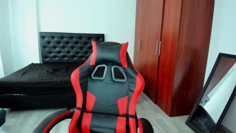 Snapshot of abelasburgo chatting on 04.26.26 Independence model AbelAsburgo online show from 04.26.26
