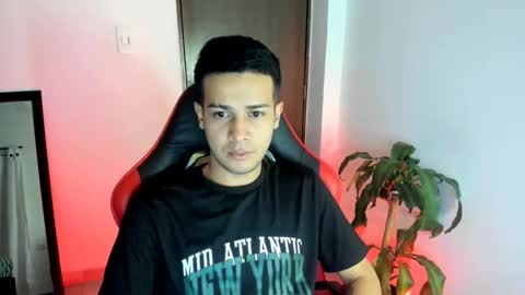 Snapshot of abelasburgo chatting on 05.21.26 Independence model AbelAsburgo online show from 05.21.26